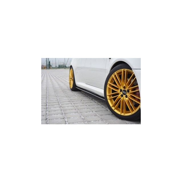 купи Добавки за прагове Alfa Romeo GT - Maxton Design