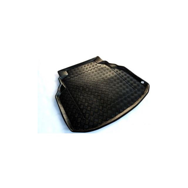 купи Гумена стелка за багажник Mercedes W204 Sedan 2007+